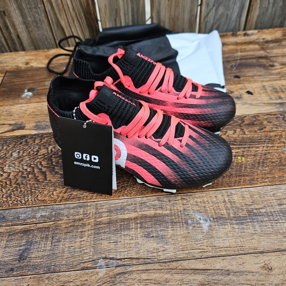Kids' Black & Pink Soccer Cleats - Lightweight Youth Football Boots Size 11C - Picture 2 of 16